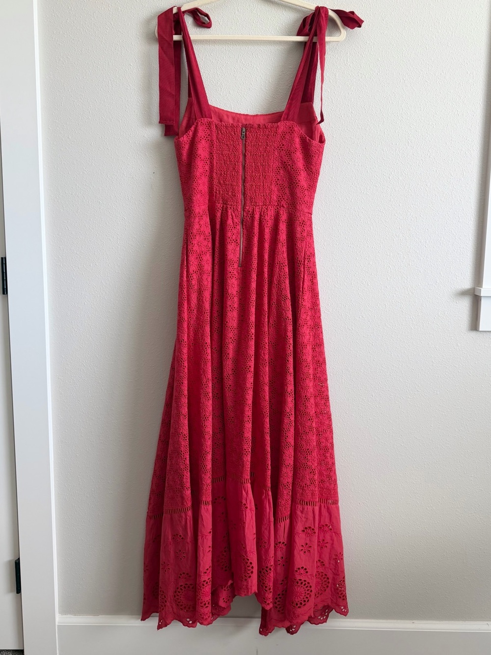 NWT Alice + Olivia Rosalee Eyelet Maxi Dress Size 4 - Picture 11 of 11